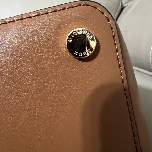 Michael Kors Aria Large Brown Acorn Signature Tote Shoulder Handbag  NWT - Picture 12 of 14